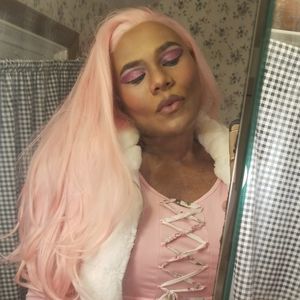 Meet your Posher, Regina